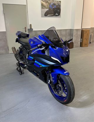 Yamaha R7