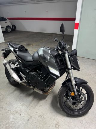 Honda CB 750 Hornet Gris