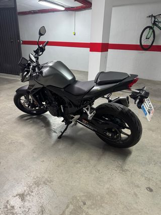 Honda CB 750 Hornet Gris