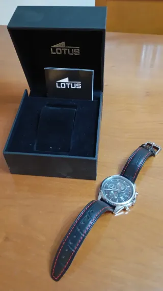 Reloj Lotus Chronograph Negro y Plateado