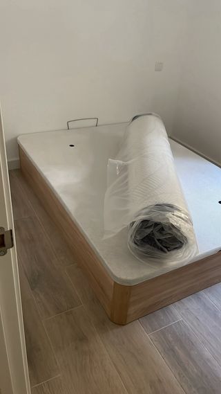 Canapé con colchón abatible