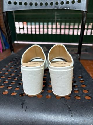 Sandali con tacco Bata bianchi