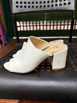 Sandali con tacco Bata bianchi