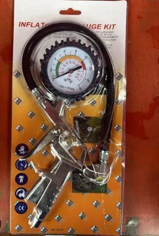 Pistola gonfiaggio con manometro compressore