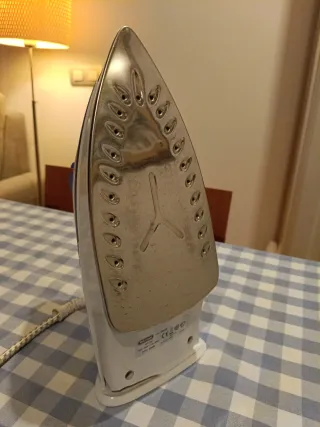 Plancha de vapor DeLonghi Easy Compact