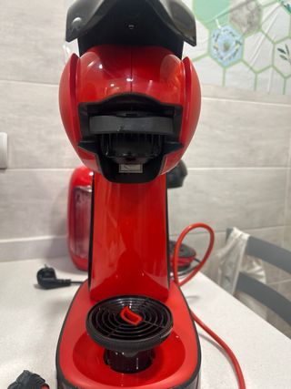 Cafetera Dolce Gusto Roja