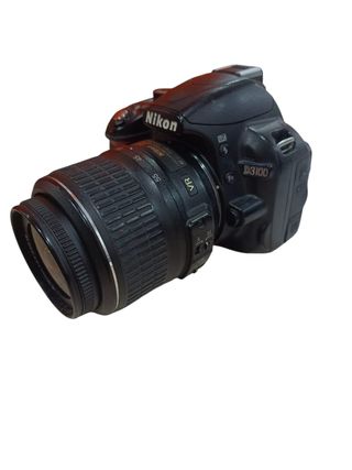 CAMARA REFLEX DIGITAL NIKON D3100 + OBJETIVO AF-S DX 18-55MM 1:3.5-5.6G VR +CARGADOR