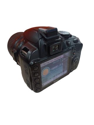 CAMARA REFLEX DIGITAL NIKON D3100 + OBJETIVO AF-S DX 18-55MM 1:3.5-5.6G VR +CARGADOR