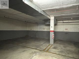 Garaje en venta en Montigalà -Sant Crist en Badalona