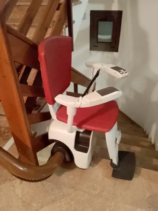 Salvaescaleras Farre 700€ negociables.