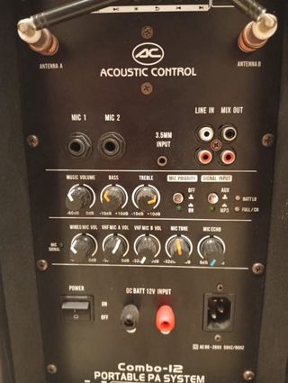 Altavoz Bluetooth con Radio y Micrófono