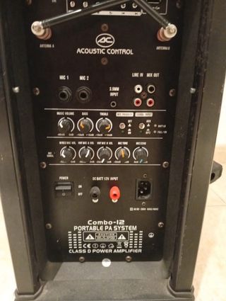 Altavoz Bluetooth con Radio y Micrófono