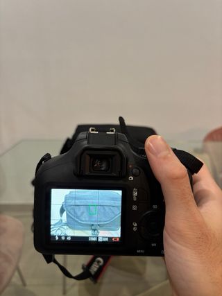 Canon EOS 4000D Cámara Digital + Accesorios