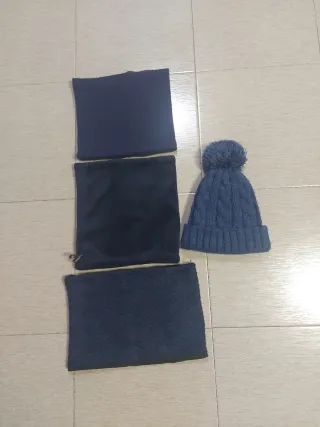 Gorro y bufanda azul para niño