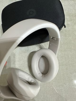 Beats Studio Pro Beige/Negro con Estuche