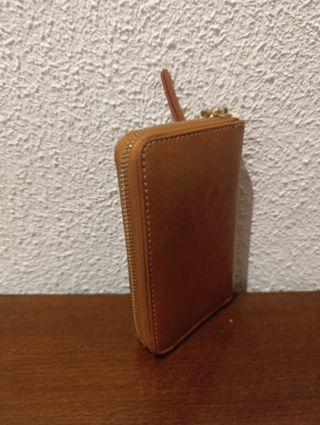 Cartera de piel con cremallera
