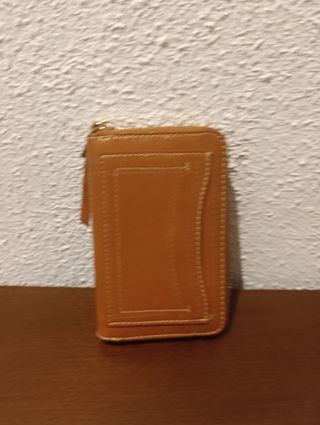 Cartera de piel con cremallera