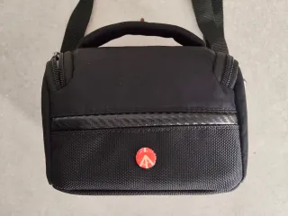 Zaino per fotocamere di vari tipi. Manfrotto