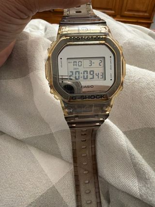 Reloj Casio G-Shock Dorado Transparente