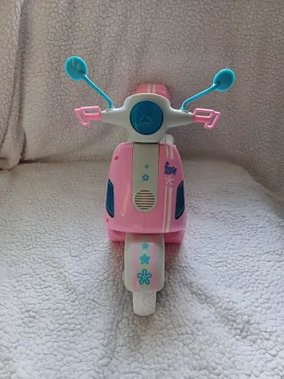 Moto Scooter Nancy Rosa y Azul con ropa