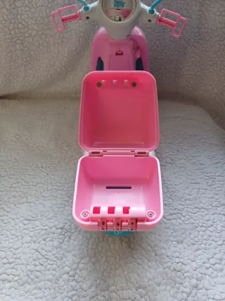 Moto Scooter Nancy Rosa y Azul con ropa