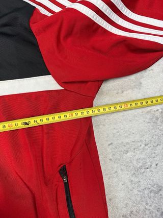 Chaqueta Deportiva Adidas Roja y Negra