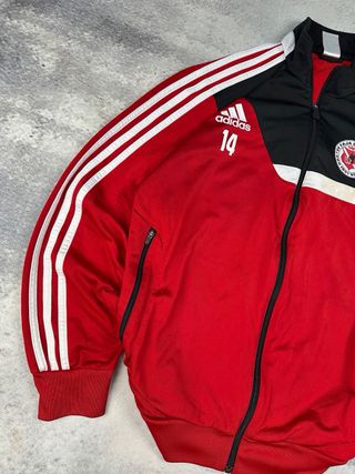 Chaqueta Deportiva Adidas Roja y Negra