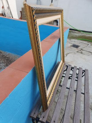 Marco de Madera Maciza Dorado