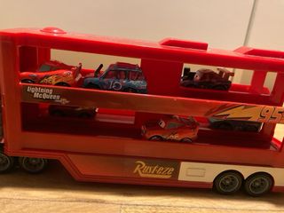Camión y coches Rayo McQueen