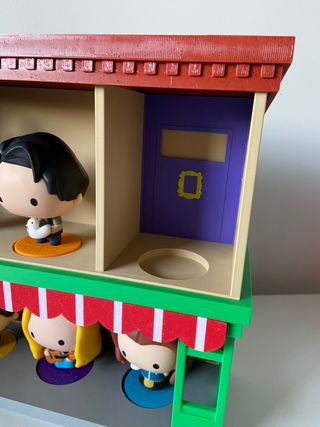 Estante Figuras Friends McDonald's