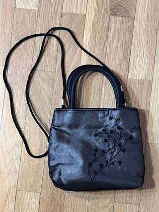Bolso fiesta negro con flores y transparencias