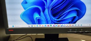 Ordenador PC sobremesa Lenovo V530 i3-8100.