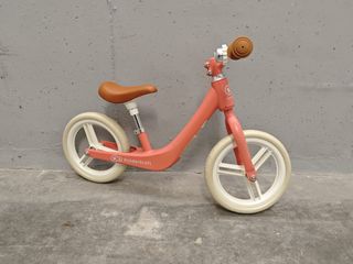 Bici Kinderkraft sin pedales coral nuevo