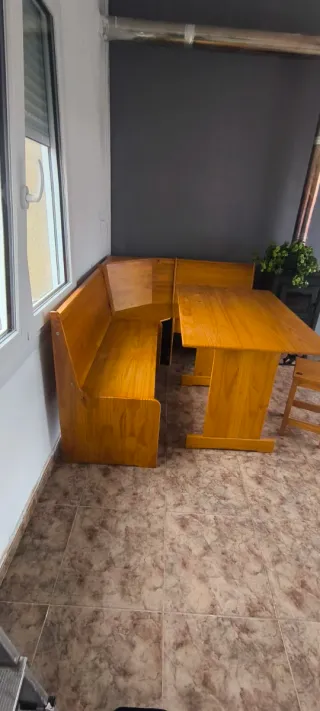 Mueble rinconera comedor, mesa y 2 taburetes