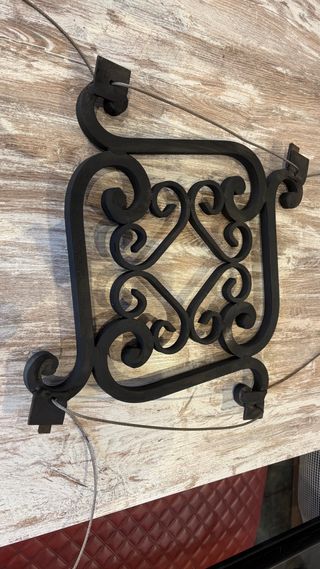 Lámpara de hierro forjado con portalámparas