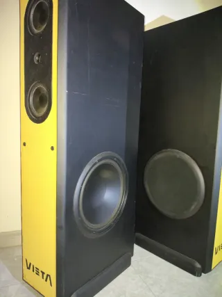 Altavoces Vieta Negros y Amarillos