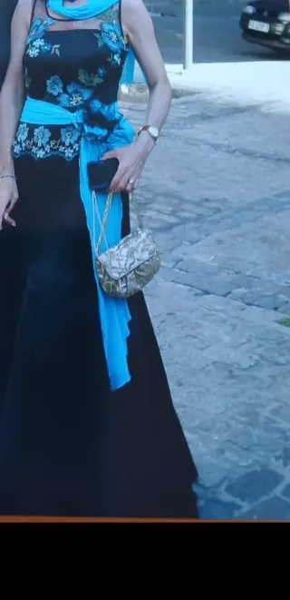 Vestido de fiesta negro y azul