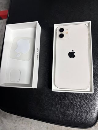 iPhone 12 128GB Blanco. Con cargadores y funda