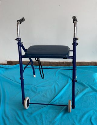 andador persona mayor con asiento.