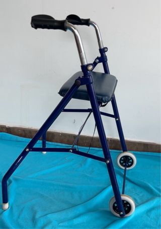 andador persona mayor con asiento.