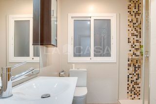 Piso en venta en El Camp de l'Arpa del Clot en Barcelona