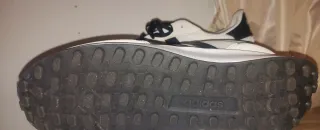 Zapatillas Adidas Blancas y Negras