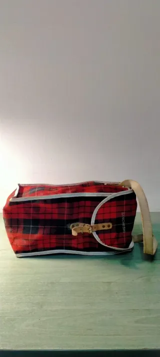 Patines Clásicos con Bolso a Cuadros