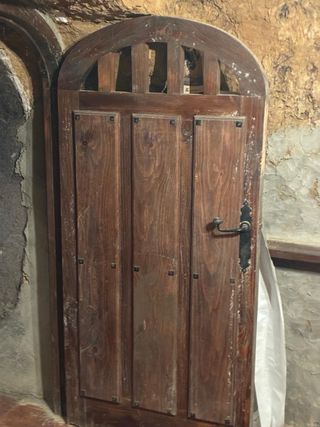 Mueble bodega rústico madera y metal