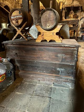 Mueble bodega rústico madera y metal