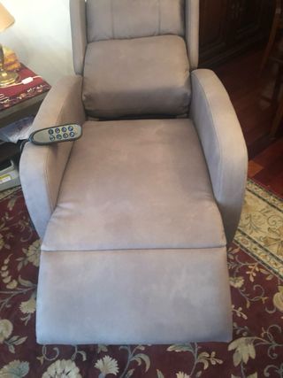 Divano relax grigio in tessuto facilmente lavabile