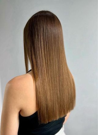 ¡Se ofrecen servicios de belleza y bienestar!