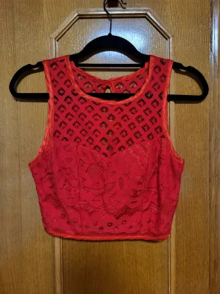 Conjunto rojo crop top y falda tul