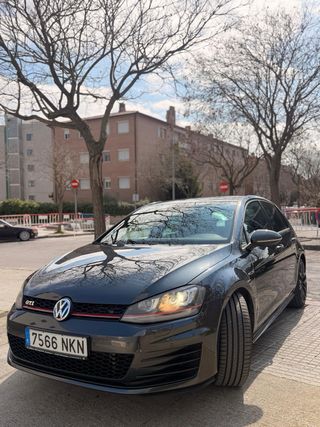Volkswagen Golf 2014