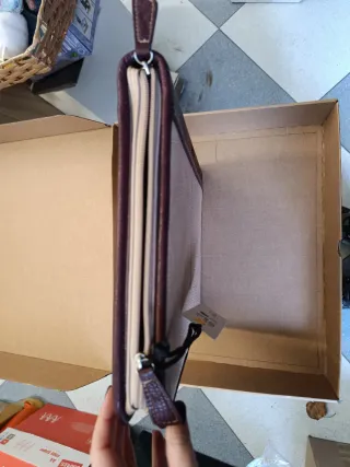 Portadocumentos GBRN Beige y Morado polipiel